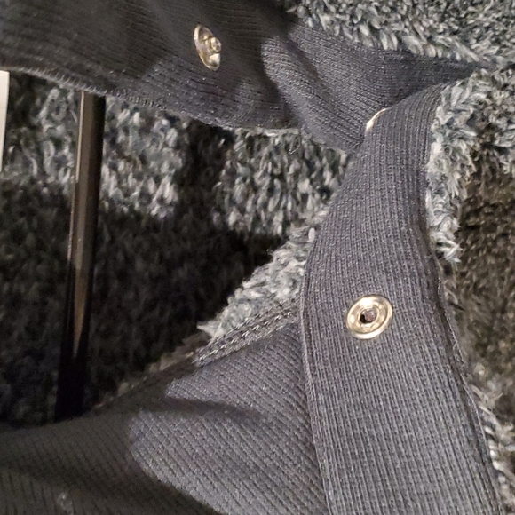 Vancouver Whitecaps Sweatshirt - Picture 5 of 9